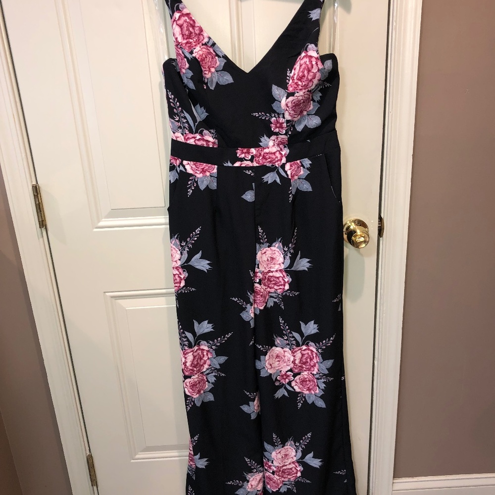 CHARLOTTE RUSSE JUMPER SZ L NWT
